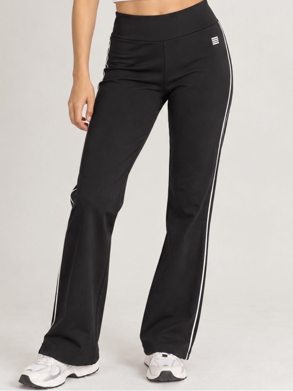 Lands’ End Sport Black Straight Leg Yoga Pants White Stripe M
